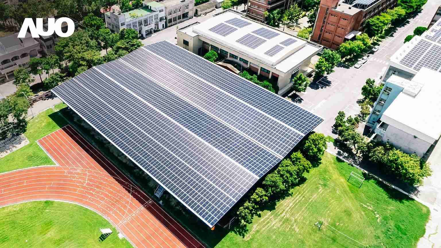 NG大舞台SunSteel光电整合型浪板具备快速安装、、、轻量化优势,,,,可提升15%发电效能,,通过国际IEC与台湾VPC认证安全、、、、防漏、、、耐候标准